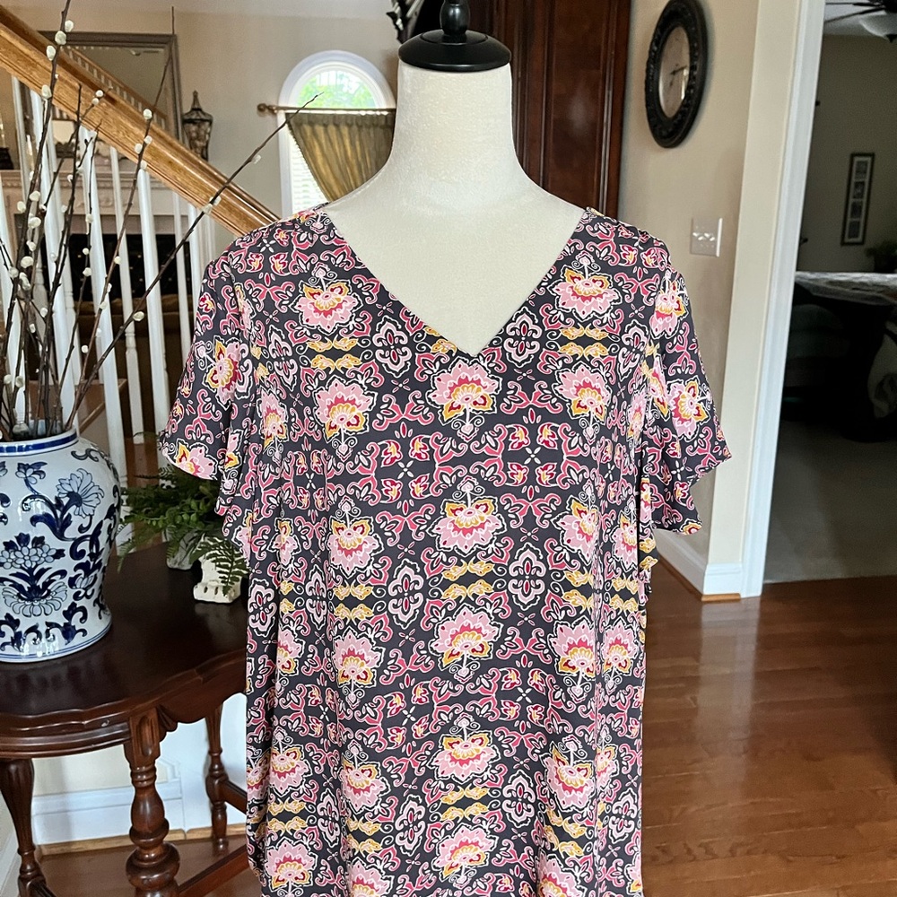 Loft Pink and Gray short sleeve shell size XL